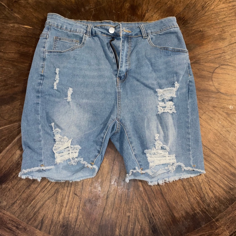SHEIN Light Blue Distressed Women’s Denim Shorts